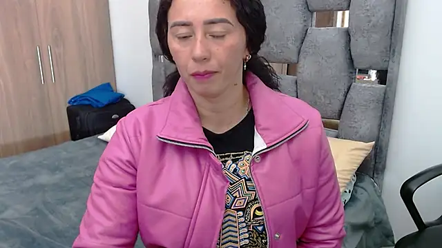 sara hott 1 online show from February 2025 09:54:01 PM