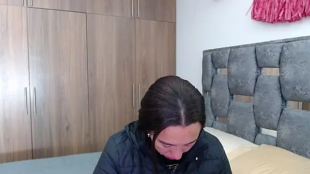 sara hott 1 online show from March 2025 12:26:02 PM