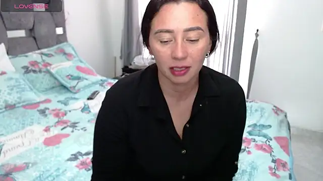 sara hott 1 online show from October 2025 07:33:01 PM