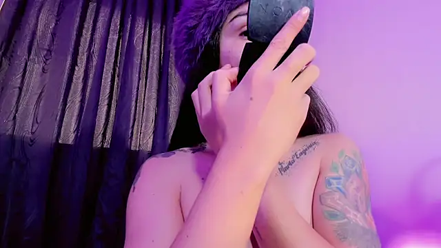 lesly xx online show from February 2026 07:25:02 PM