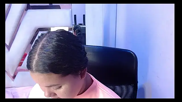 ValenTitis online show from November 2025 08:52:02 PM