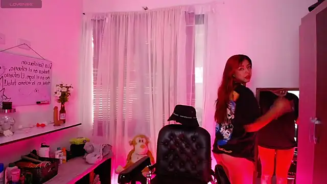 Snapshot of Misslana_wn1 chatting on December 2024 08:18:01 PM Misslana wn1 online show from December 2024 08:18:01 PM