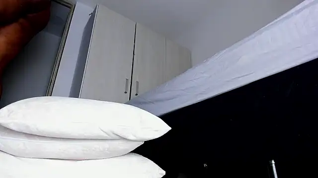 Skarleth69 online show from March 2026 12:10:02 PM