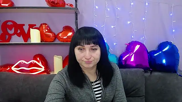 NinaFlawlees online show from March 2025 06:54:01 PM