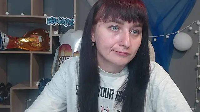 NinaFlawlees online show from October 2025 12:12:02 PM