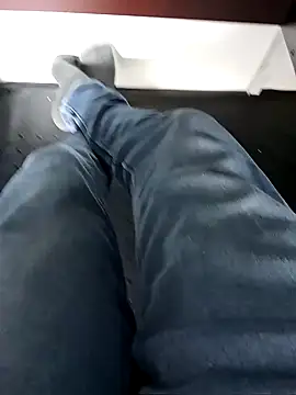 Snapshot of robinsan1010 chatting on March 2025 04:23:02 AM robinsan1010 online show from March 2025 04:23:02 AM