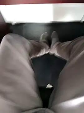 Snapshot of robinsan1010 chatting on March 2025 08:20:02 AM robinsan1010 online show from March 2025 08:20:02 AM