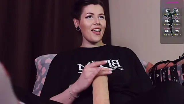 Luna Blake online show from February 2025 07:31:02 PM