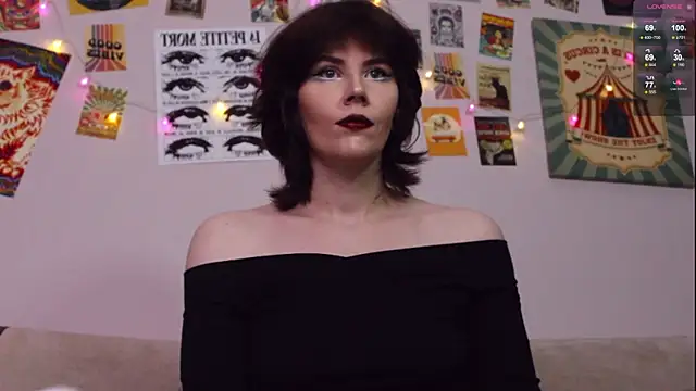 Luna Blake online show from April 2026 12:57:02 PM