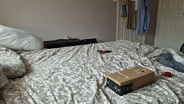 AmGuy23 online show from September 2025 04:46:02 AM