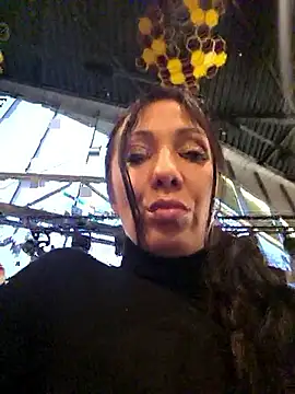 LeticiaWoods online show from November 2025 01:53:02 PM