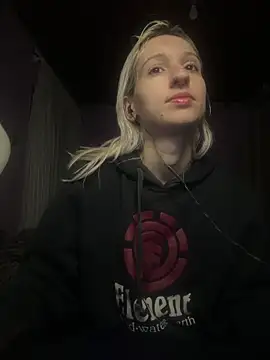 bunnydark00 online show from October 2025 01:11:01 AM