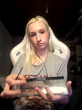 bunnydark00 online show from November 2025 02:10:01 AM