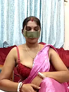 Queen Dolly online show from December 2024 05:53:02 PM