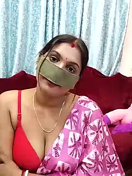 Queen Dolly online show from February 2025 06:15:02 PM