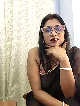 Queen Dolly online show from October 2025 05:53:01 PM