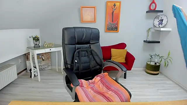 LollaGirl online show from February 2025 07:18:02 AM