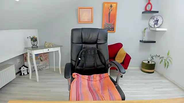 LollaGirl online show from February 2025 07:23:02 AM