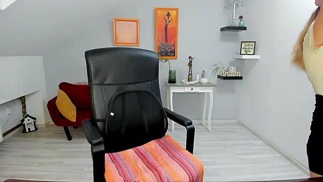 LollaGirl online show from December 2025 04:31:02 AM