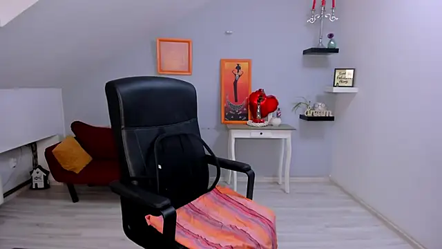 LollaGirl online show from February 2026 04:19:01 AM