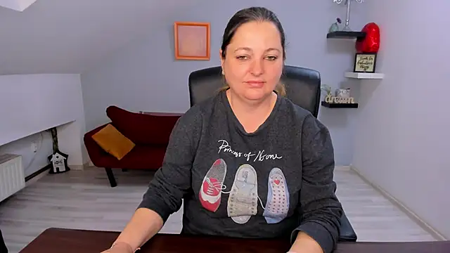 LollaGirl online show from March 2026 04:07:02 AM