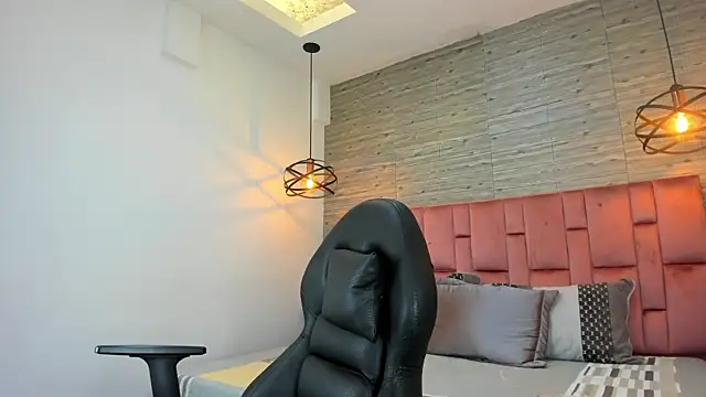 SarahDeyvis online show from October 2025 01:44:01 PM