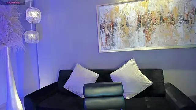 EveBensonX online show from February 2025 12:33:01 PM