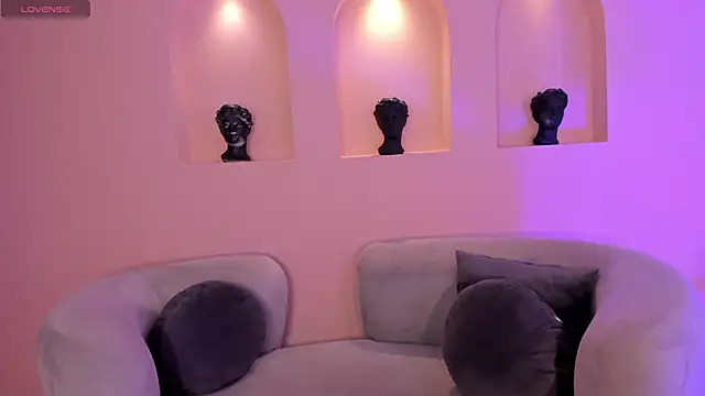 EveBensonX online show from February 2025 12:43:01 PM