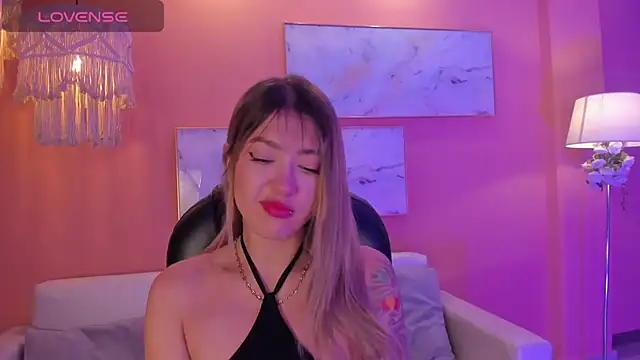 EveBensonX online show from February 2025 06:23:01 PM