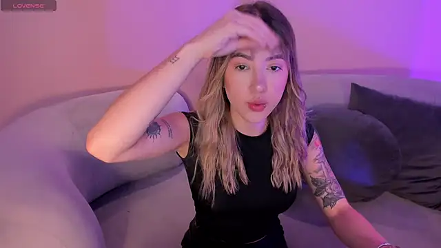 EveBensonX online show from February 2025 12:13:02 PM