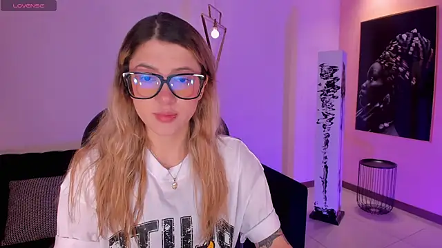 EveBensonX online show from February 2026 12:59:02 PM