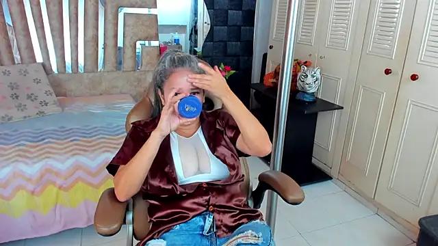 cute sassy online show from July 2026 02:42:02 PM