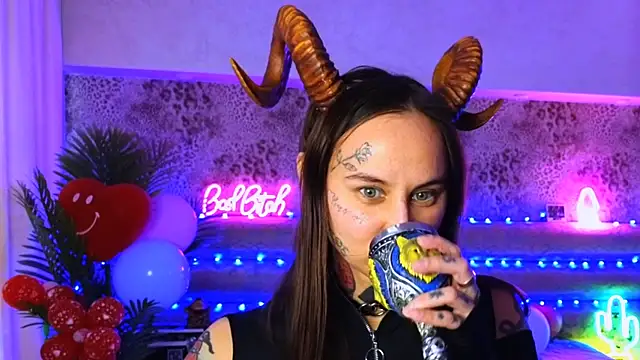 Cool Freak  online show from February 2025 11:11:02 AM