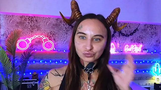 Cool Freak  online show from September 2025 10:31:01 AM