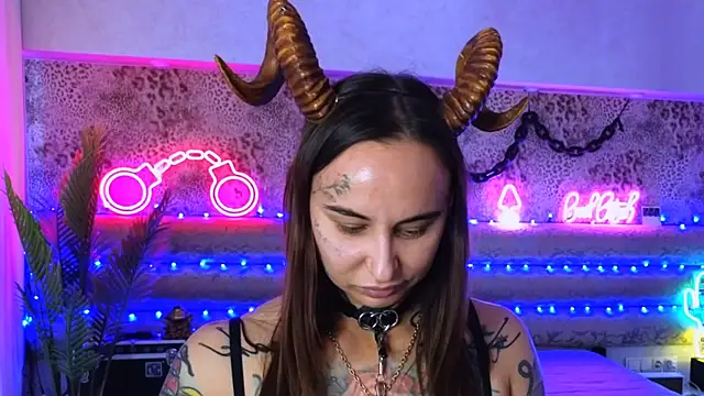 Cool Freak  online show from October 2025 10:12:02 AM