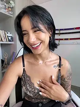 Ale Lewis online show from December 2024 03:33:02 PM