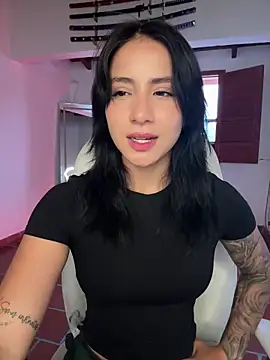 Ale Lewis online show from May 2026 10:17:01 PM