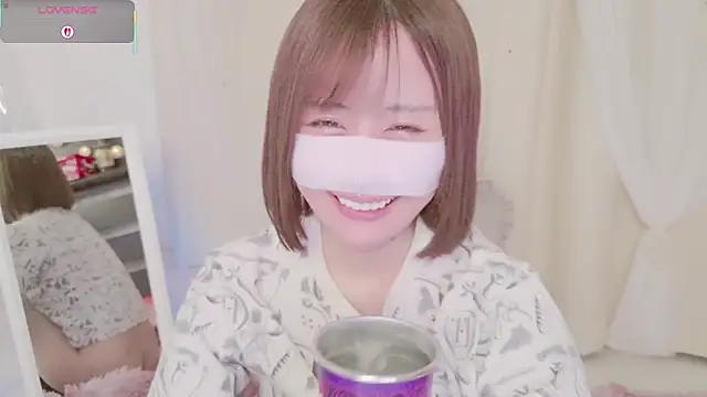 Yuu  k online show from February 2025 04:32:01 PM