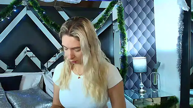 victoriaa lee  online show from December 2024 07:21:01 PM