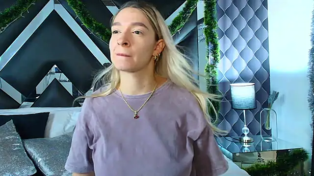 victoriaa lee  online show from December 2024 07:29:01 PM