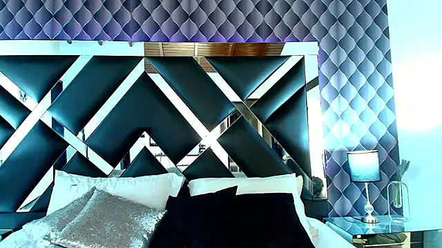 victoriaa lee  online show from February 2025 07:06:02 PM