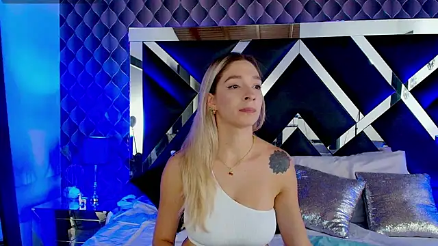 victoriaa lee  online show from March 2025 07:47:02 PM