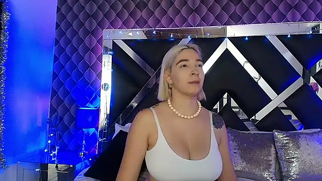 victoriaa lee  online show from July 2026 07:08:02 PM