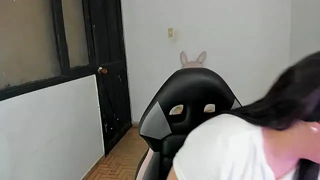 smile sweetpao online show from November 2025 01:00:02 PM