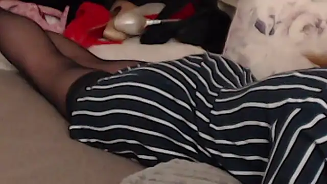 Snapshot of AylyneRichards chatting on February 2025 12:48:01 AM AylyneRichards online show from February 2025 12:48:01 AM