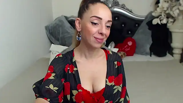 Snapshot of AylyneRichards chatting on November 2025 06:03:01 AM AylyneRichards online show from November 2025 06:03:01 AM