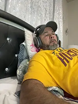 Cristian-Brayan online show from October 2025 10:49:01 AM