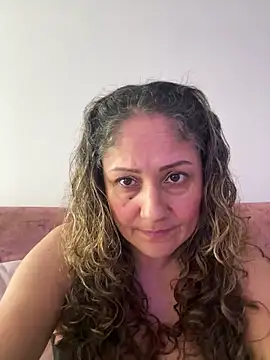 Snapshot of gabiTetas chatting on February 2026 08:38:01 PM gabiTetas online show from February 2026 08:38:01 PM