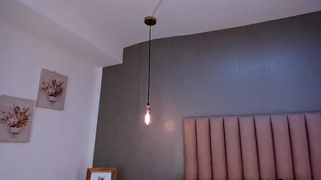 Alexa Thaylor  online show from January 2025 09:05:02 PM