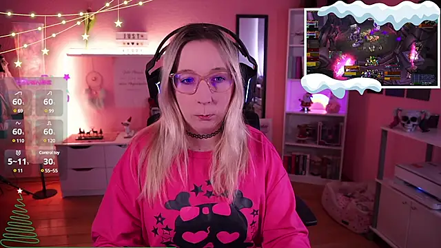 Snapshot of JustKerry chatting on December 2024 09:13:01 AM JustKerry online show from December 2024 09:13:01 AM